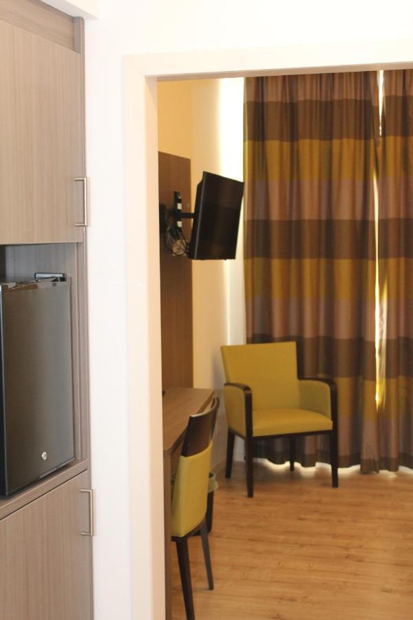Mondo Hotel Tubize Exterior foto